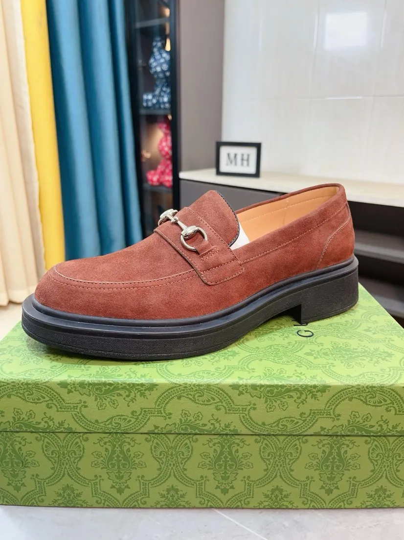 Factory price 520🌹🌹 [GUCCI Gucci] A new style of formal men's leather shoes is here ~ The original quality upper is made of cowhide imported from Italy + soft and delicate leather, comfortable and soft first-layer cowhide lining, rubber wear-resistant outsole, the shoe shape is dignified and domineering, and the luxury charm cannot be concealed! The natural and free nouveau riche leads the trend. Code number: 38-44